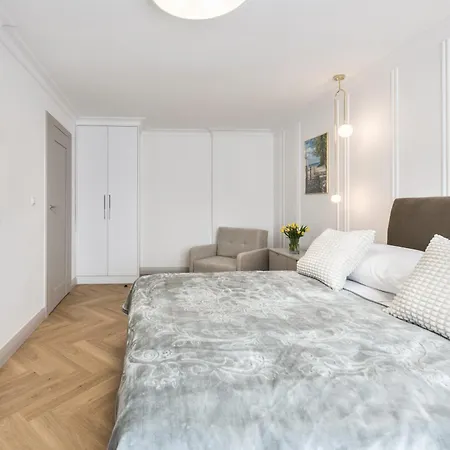 Dr - Aurora Апартаменти *